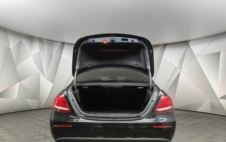 Mercedes-Benz E-Класс, 2019 год, 2 597 000 рублей, 17 фотография