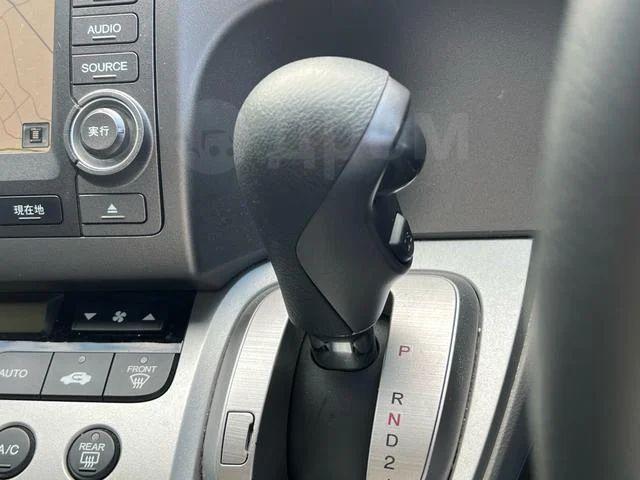 Honda Stream II рестайлинг, 2012 год, 850 000 рублей, 9 фотография