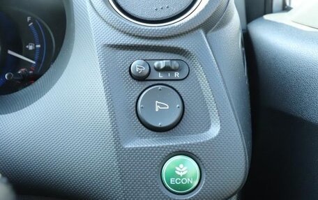 Honda Insight II рестайлинг, 2014 год, 692 000 рублей, 13 фотография