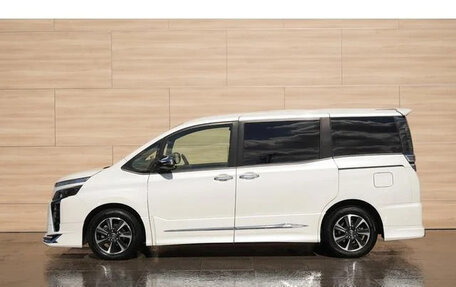 Toyota Voxy III, 2021 год, 2 102 003 рублей, 5 фотография