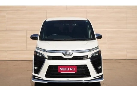 Toyota Voxy III, 2021 год, 2 102 003 рублей, 2 фотография