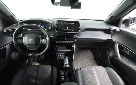 Peugeot 2008 II, 2021 год, 1 420 000 рублей, 5 фотография