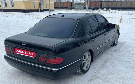 Mercedes-Benz E-Класс, 1999 год, 600 000 рублей, 4 фотография