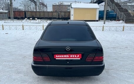 Mercedes-Benz E-Класс, 1999 год, 600 000 рублей, 5 фотография