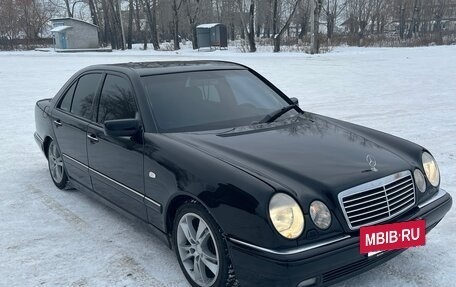 Mercedes-Benz E-Класс, 1999 год, 600 000 рублей, 3 фотография