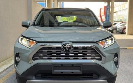 Toyota RAV4, 2022 год, 2 750 000 рублей, 1 фотография