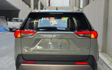 Toyota RAV4, 2022 год, 2 750 000 рублей, 3 фотография