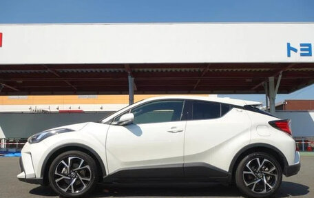 Toyota C-HR I рестайлинг, 2022 год, 1 780 001 рублей, 2 фотография