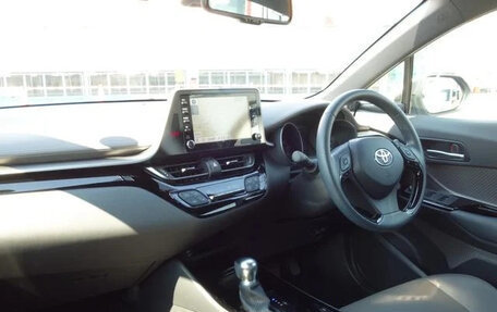 Toyota C-HR I рестайлинг, 2022 год, 1 780 001 рублей, 8 фотография