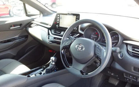 Toyota C-HR I рестайлинг, 2022 год, 1 780 001 рублей, 9 фотография