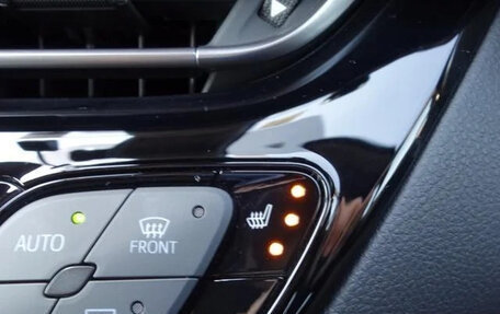 Toyota C-HR I рестайлинг, 2022 год, 1 780 001 рублей, 13 фотография