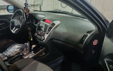 KIA cee'd I рестайлинг, 2010 год, 670 000 рублей, 18 фотография