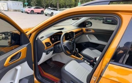 Volkswagen T-Cross I, 2022 год, 1 570 000 рублей, 8 фотография
