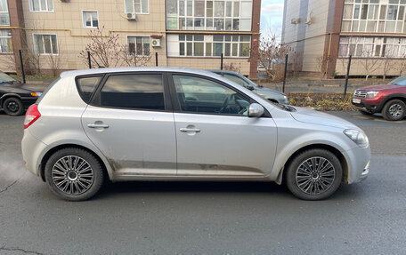 KIA cee'd I рестайлинг, 2011 год, 690 000 рублей, 4 фотография