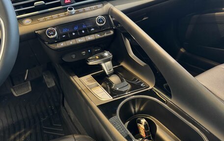 Hyundai Elantra, 2024 год, 2 550 000 рублей, 17 фотография