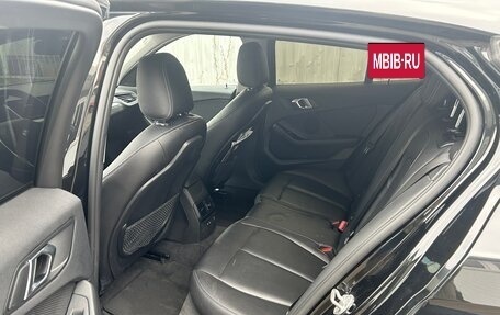 BMW 1 серия, 2020 год, 2 200 000 рублей, 18 фотография