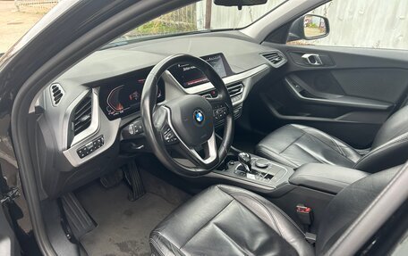 BMW 1 серия, 2020 год, 2 200 000 рублей, 21 фотография