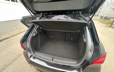 BMW 1 серия, 2020 год, 2 200 000 рублей, 31 фотография