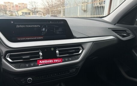 BMW 1 серия, 2020 год, 2 200 000 рублей, 25 фотография