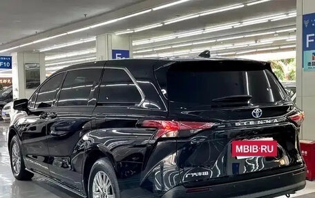 Toyota Sienna, 2023 год, 3 256 000 рублей, 2 фотография