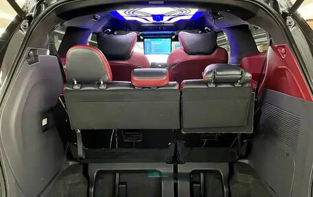 Toyota Sienna, 2023 год, 3 256 000 рублей, 23 фотография