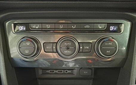 Volkswagen Tiguan II, 2020 год, 2 520 000 рублей, 15 фотография