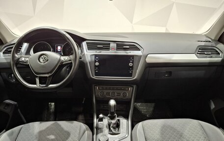 Volkswagen Tiguan II, 2020 год, 2 520 000 рублей, 9 фотография