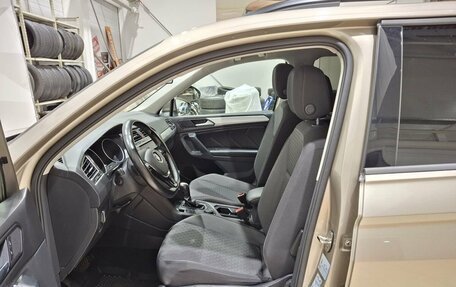 Volkswagen Tiguan II, 2020 год, 2 520 000 рублей, 19 фотография