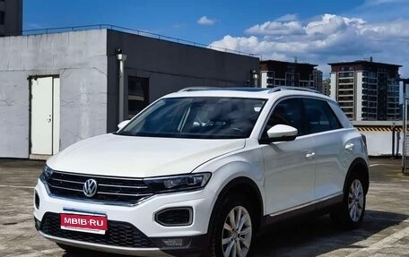Volkswagen T-Roc I, 2021 год, 2 331 930 рублей, 1 фотография
