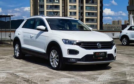 Volkswagen T-Roc I, 2021 год, 2 331 930 рублей, 3 фотография