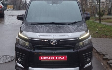 Toyota Voxy III, 2016 год, 2 050 000 рублей, 1 фотография