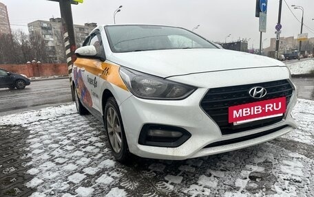 Hyundai Solaris II рестайлинг, 2019 год, 1 000 000 рублей, 3 фотография