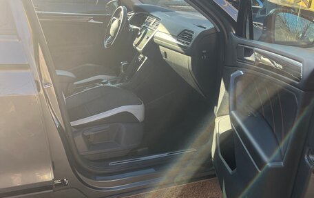 Volkswagen Tiguan II, 2021 год, 3 500 000 рублей, 27 фотография