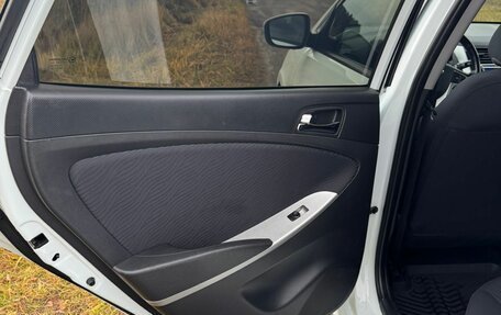 Hyundai Solaris II рестайлинг, 2013 год, 1 100 000 рублей, 3 фотография