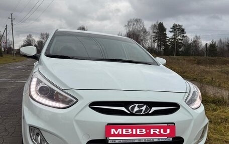 Hyundai Solaris II рестайлинг, 2013 год, 1 100 000 рублей, 2 фотография