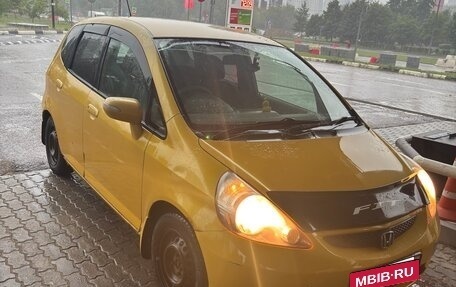 Honda Fit III, 2005 год, 270 000 рублей, 2 фотография