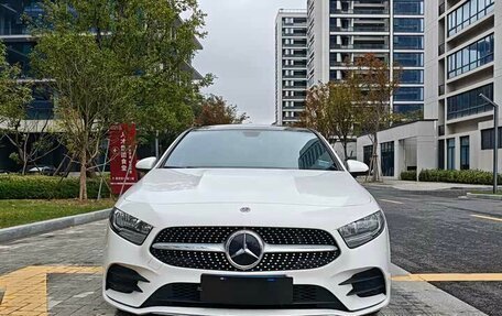 Mercedes-Benz A-Класс, 2022 год, 1 800 096 рублей, 2 фотография