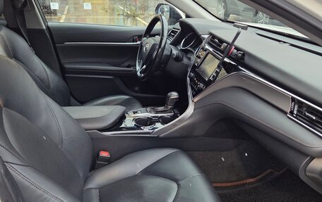 Toyota Camry, 2019 год, 2 400 000 рублей, 7 фотография