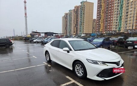 Toyota Camry, 2019 год, 2 400 000 рублей, 5 фотография