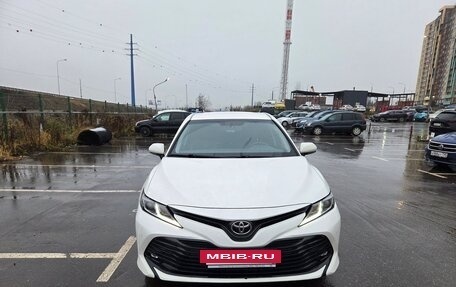 Toyota Camry, 2019 год, 2 400 000 рублей, 2 фотография