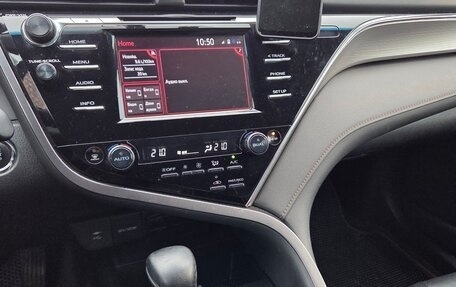 Toyota Camry, 2019 год, 2 400 000 рублей, 10 фотография