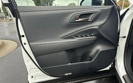 Toyota Crown, 2025 год, 11 фотография