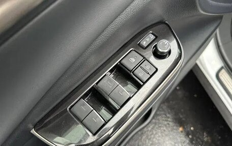 Toyota Crown, 2025 год, 12 фотография