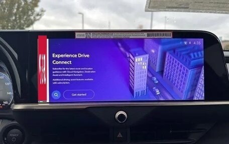 Toyota Crown, 2025 год, 25 фотография