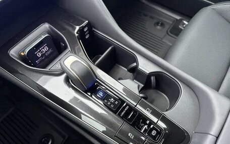 Toyota Crown, 2025 год, 27 фотография