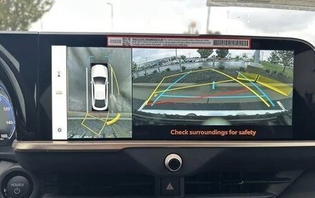 Toyota Crown, 2025 год, 26 фотография