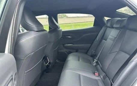 Toyota Crown, 2025 год, 30 фотография