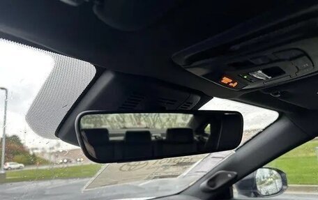 Toyota Crown, 2025 год, 28 фотография