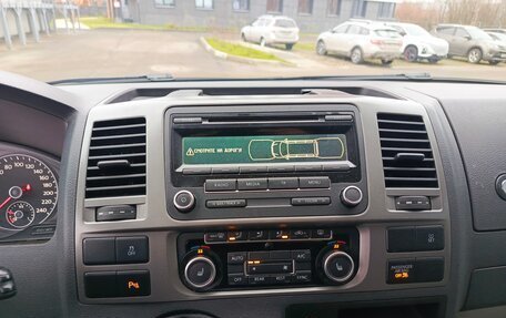 Volkswagen Caravelle T5, 2013 год, 2 350 000 рублей, 12 фотография