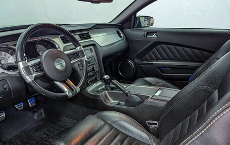 Ford Mustang VI рестайлинг, 2009 год, 2 950 000 рублей, 12 фотография